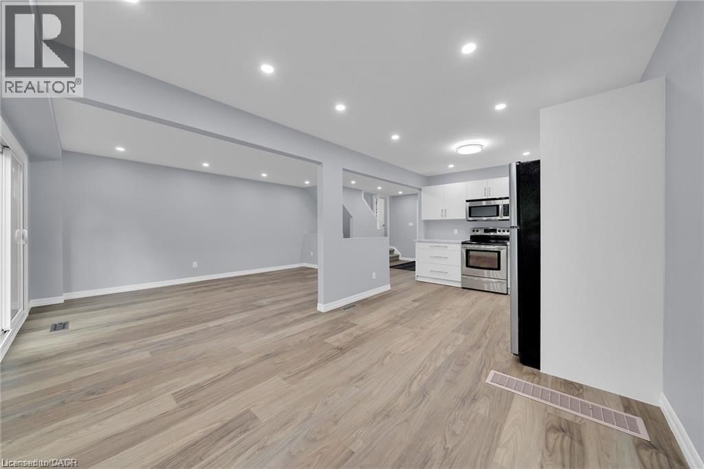 4 - 451 WOODVIEW ROAD Image 10