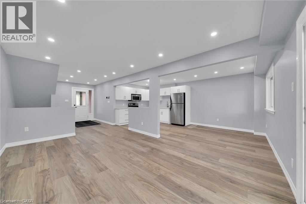 4 - 451 WOODVIEW ROAD Image 8