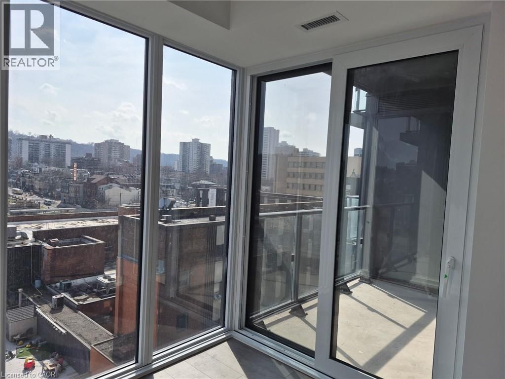 818 - 75 JAMES STREET SOUTH Image 1