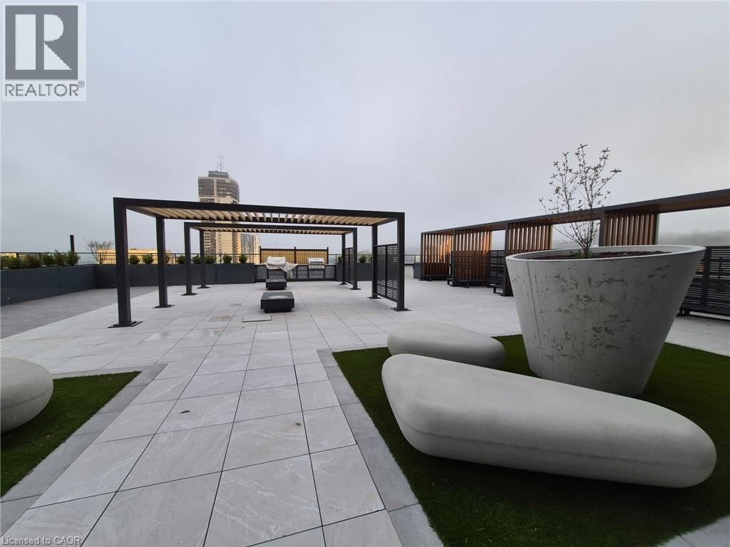 818 - 75 JAMES STREET SOUTH Image 32