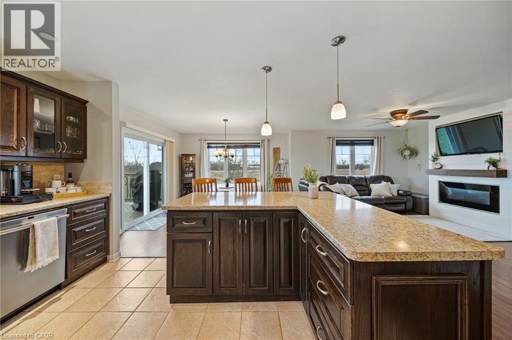 2461 HIGHWAY 6 Image 13