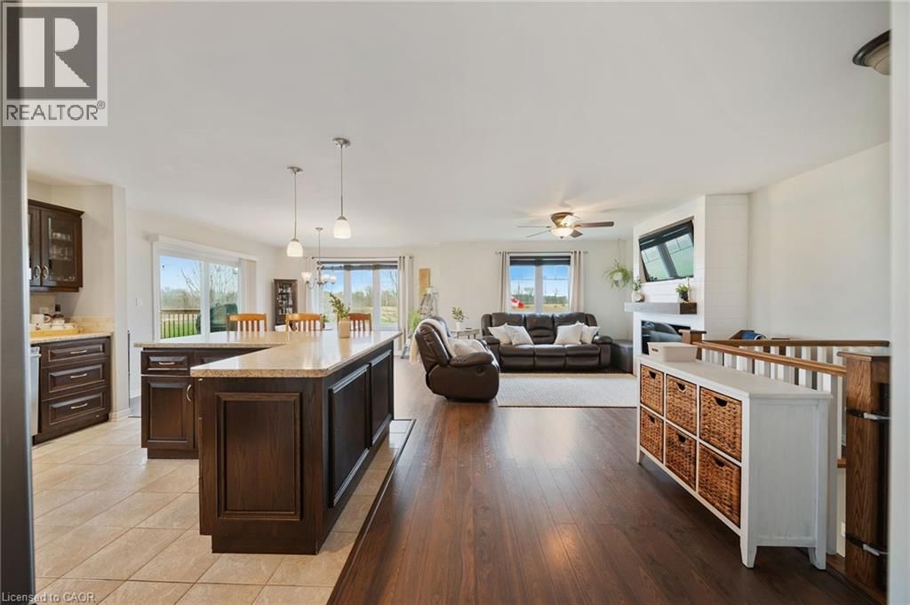 2461 HIGHWAY 6 Image 14