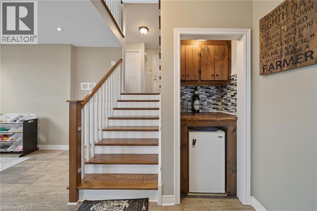 2461 HIGHWAY 6 Image 24