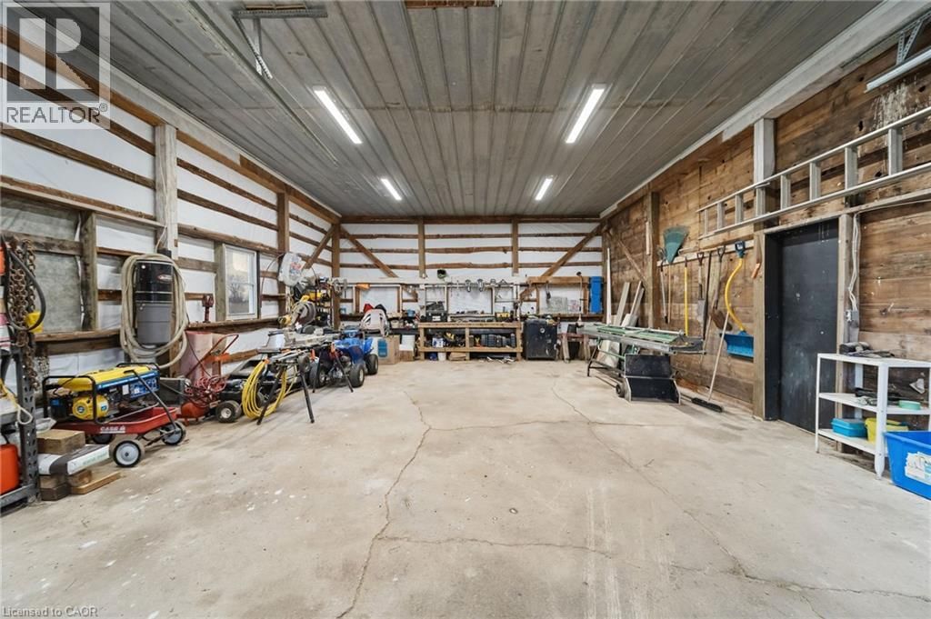 2461 HIGHWAY 6 Image 38