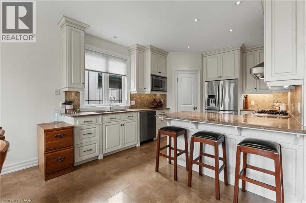 161 WILLIAM STREET Image 21