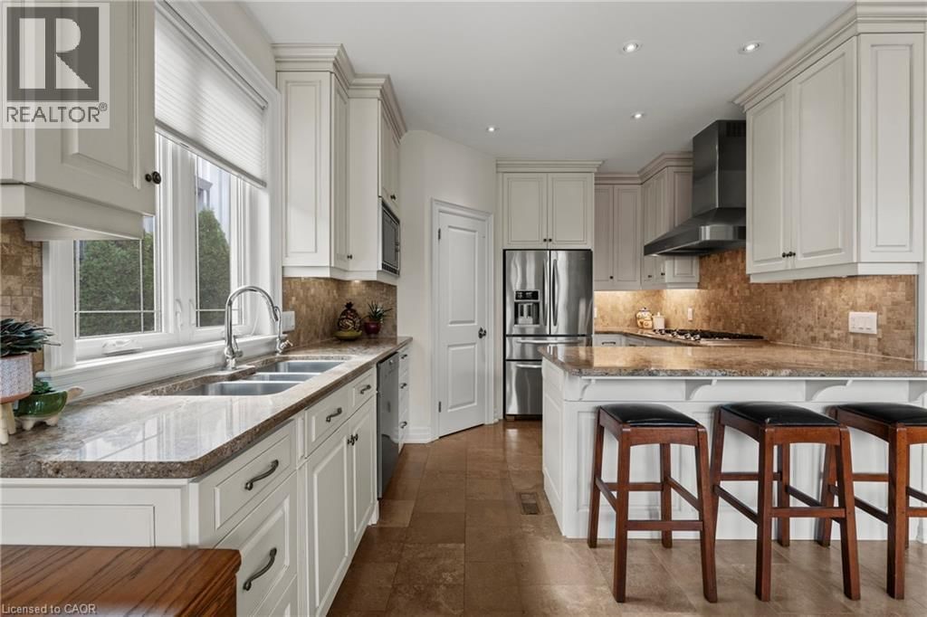 161 WILLIAM STREET Image 22