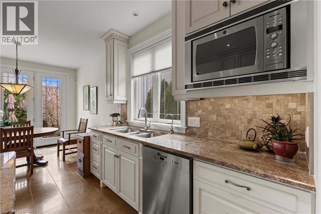 161 WILLIAM STREET Image 24