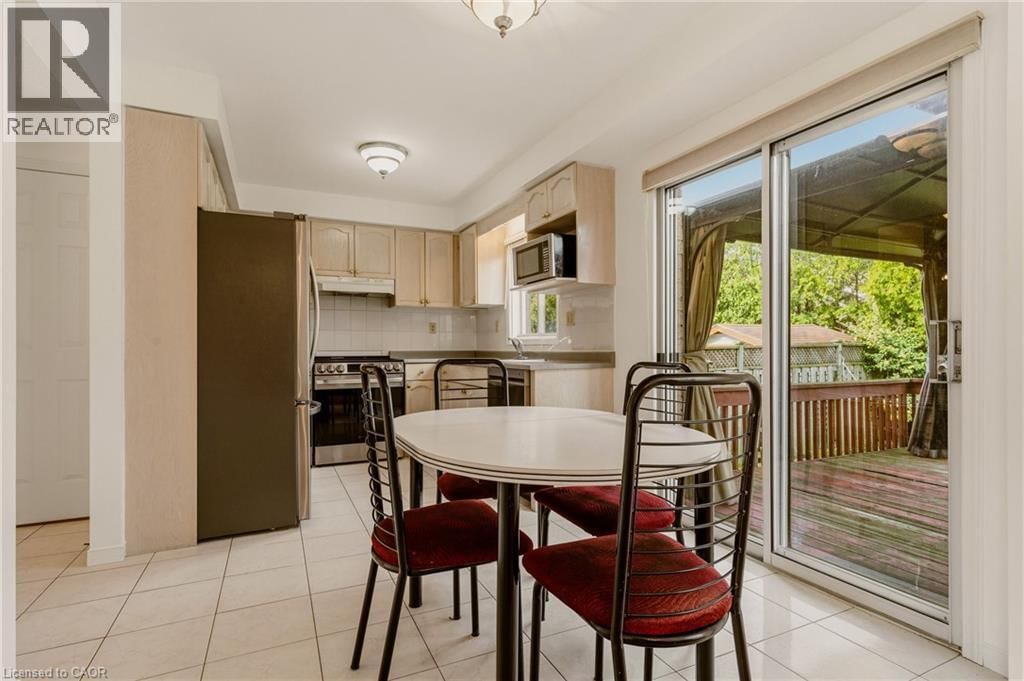 90 LYNNETTE DRIVE Image 14