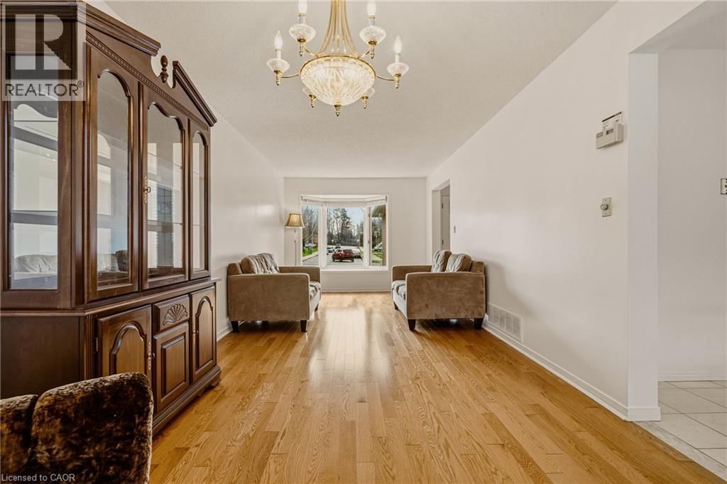 90 LYNNETTE DRIVE Image 24