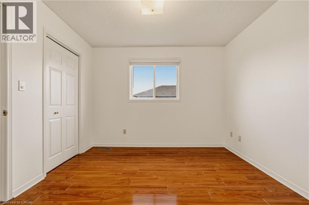 90 LYNNETTE DRIVE Image 38