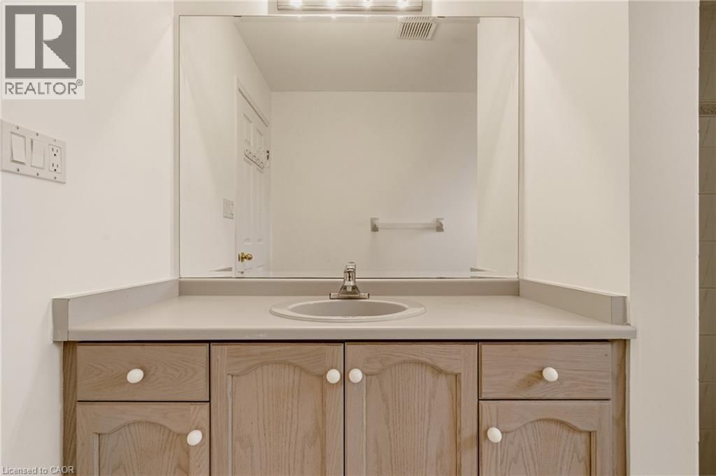 90 LYNNETTE DRIVE Image 40