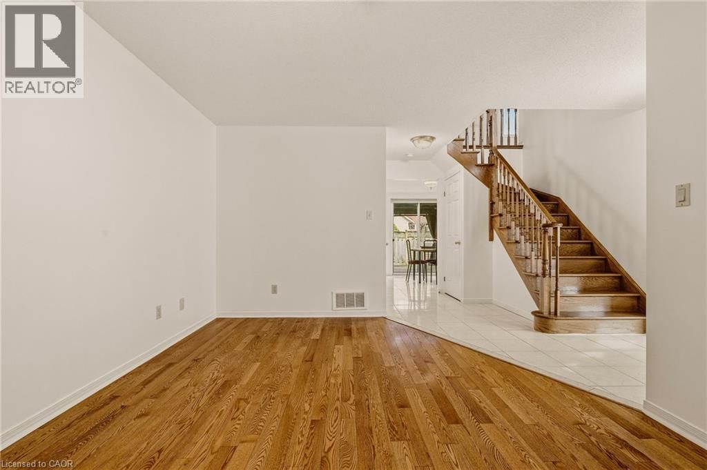 90 LYNNETTE DRIVE Image 6