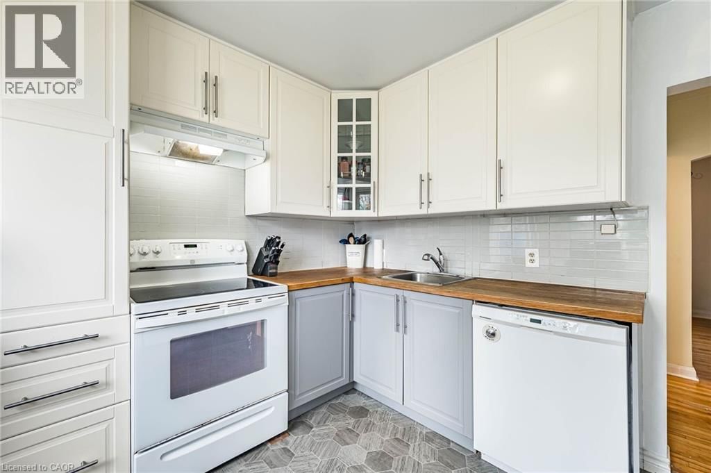 40 ELLIS CRESCENT NORTH Image 14