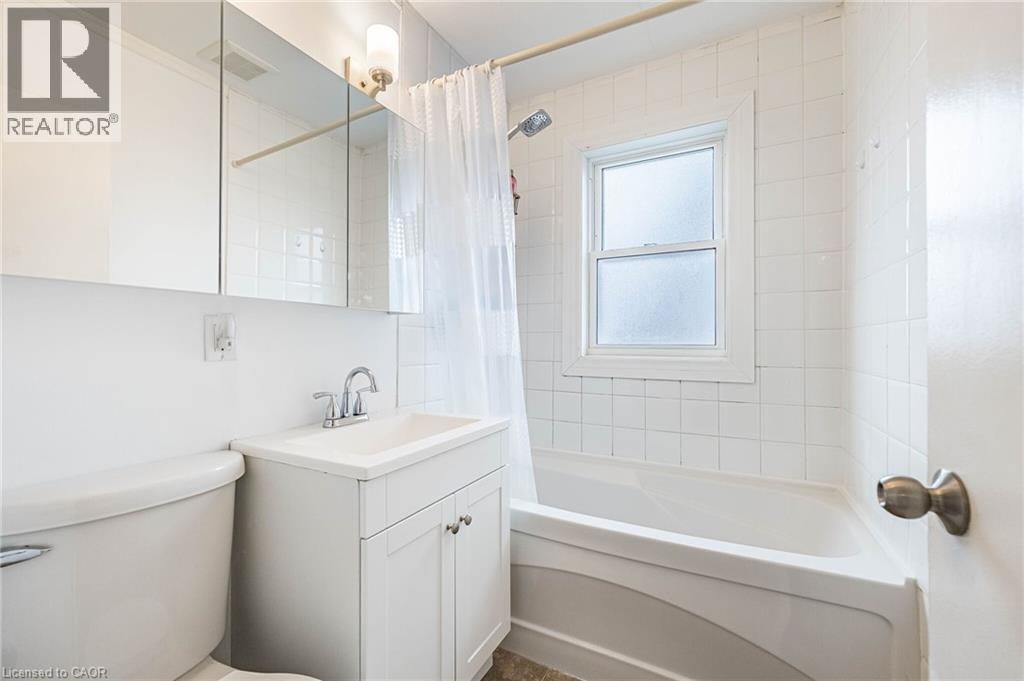 40 ELLIS CRESCENT NORTH Image 17