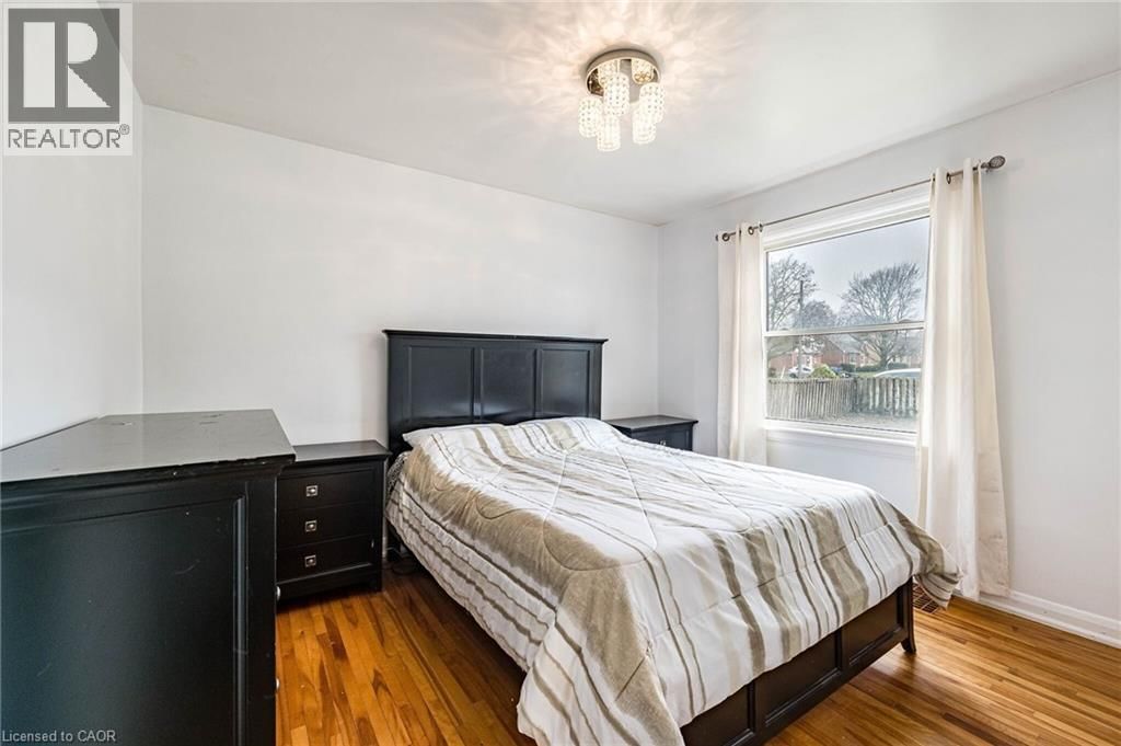 40 ELLIS CRESCENT NORTH Image 19