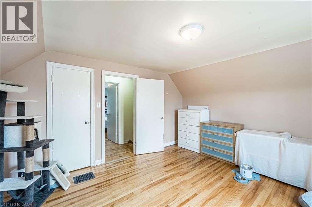 40 ELLIS CRESCENT NORTH Image 25