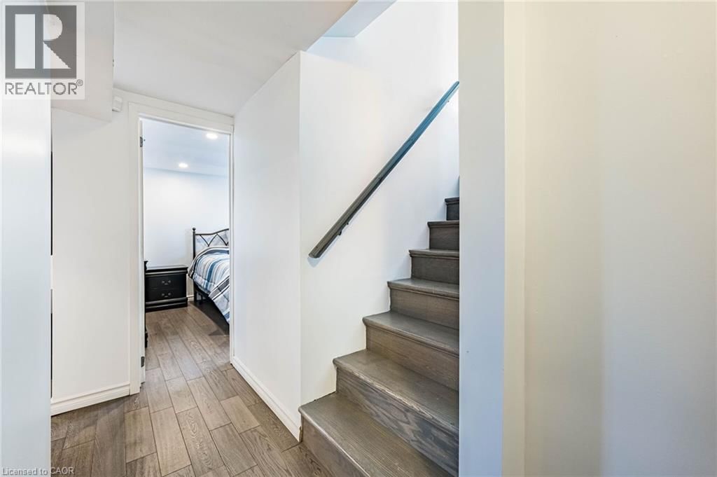 40 ELLIS CRESCENT NORTH Image 27