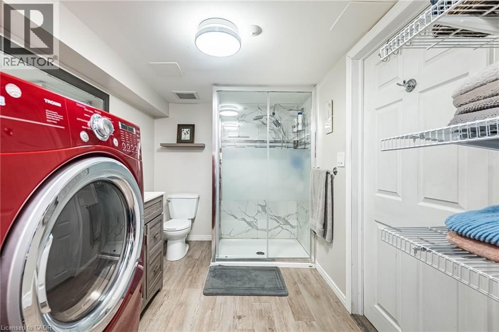 40 ELLIS CRESCENT NORTH Image 44