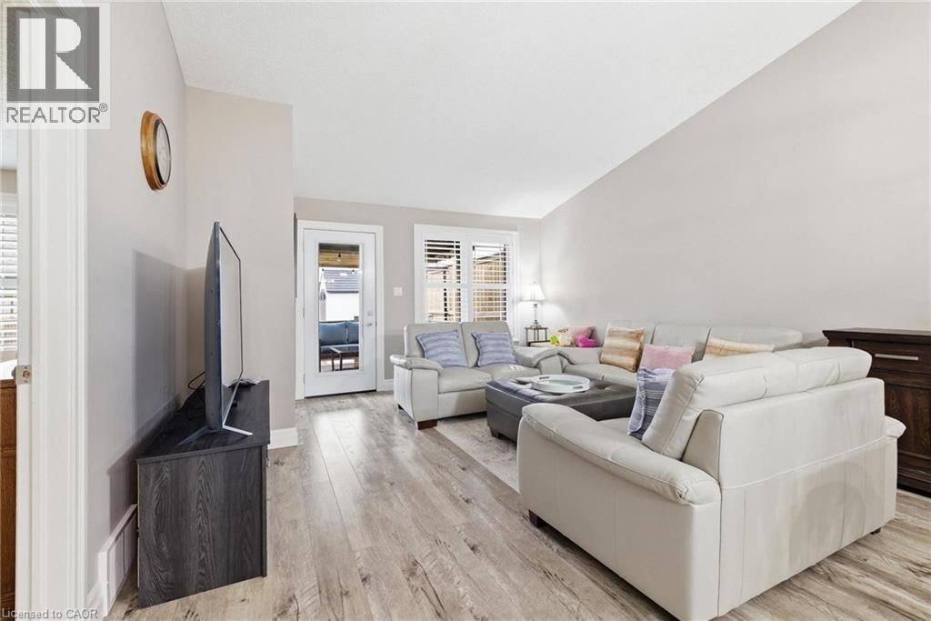 235 KROTZ STREET EAST Image 10