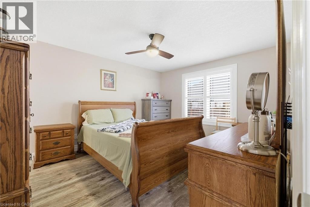 235 KROTZ STREET EAST Image 12