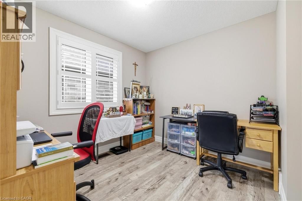 235 KROTZ STREET EAST Image 18