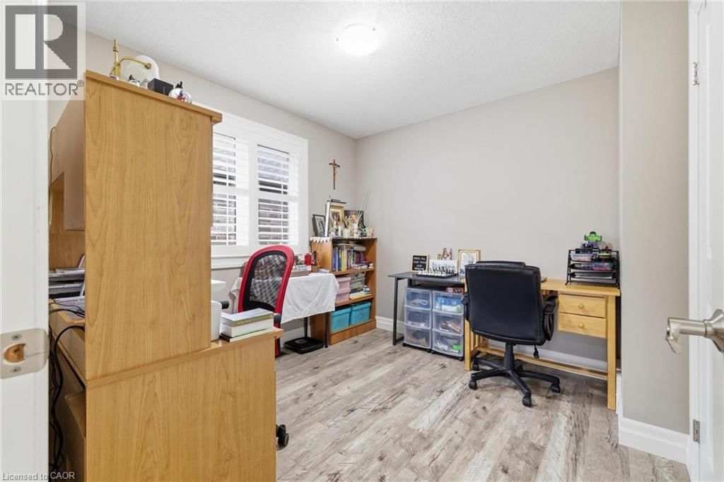 235 KROTZ STREET EAST Image 19