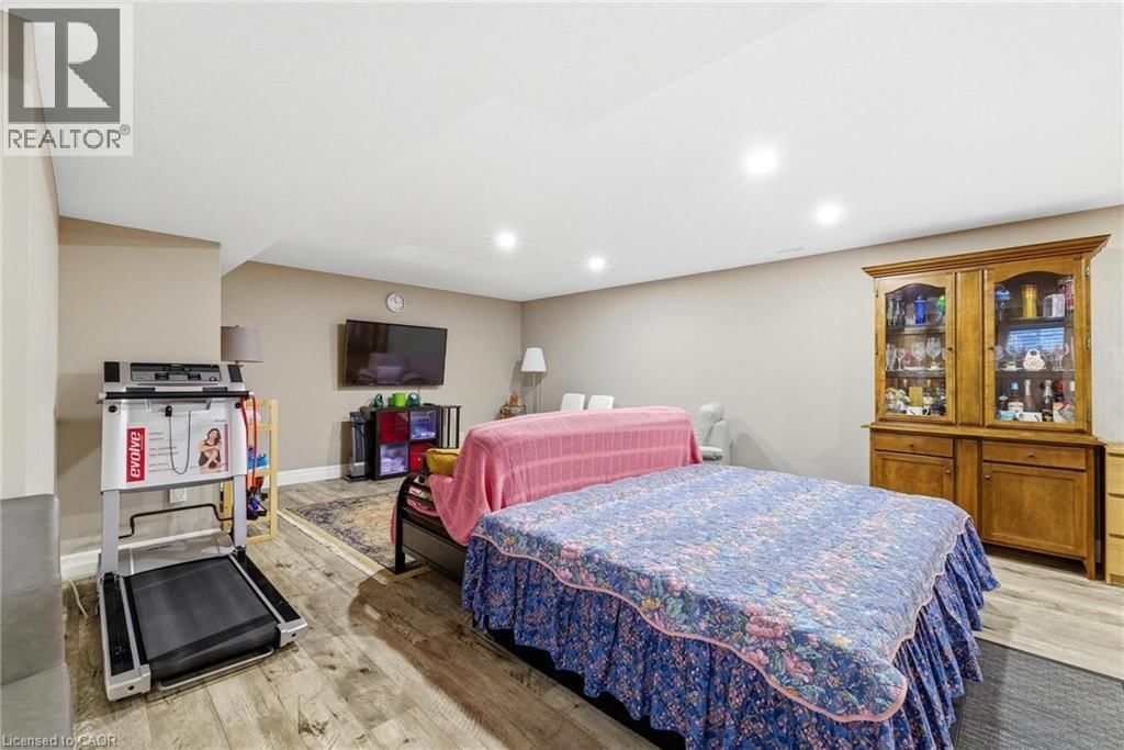 235 KROTZ STREET EAST Image 25