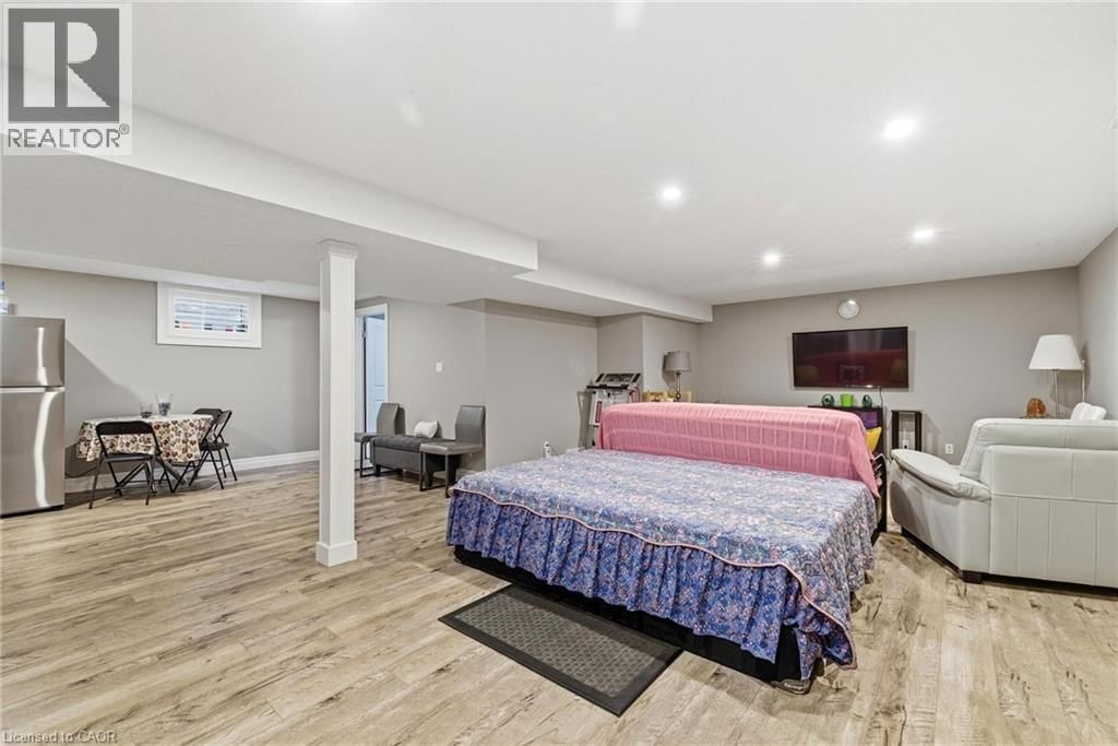 235 KROTZ STREET EAST Image 28