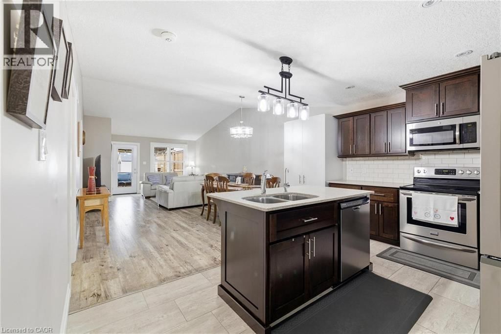 235 KROTZ STREET EAST Image 6