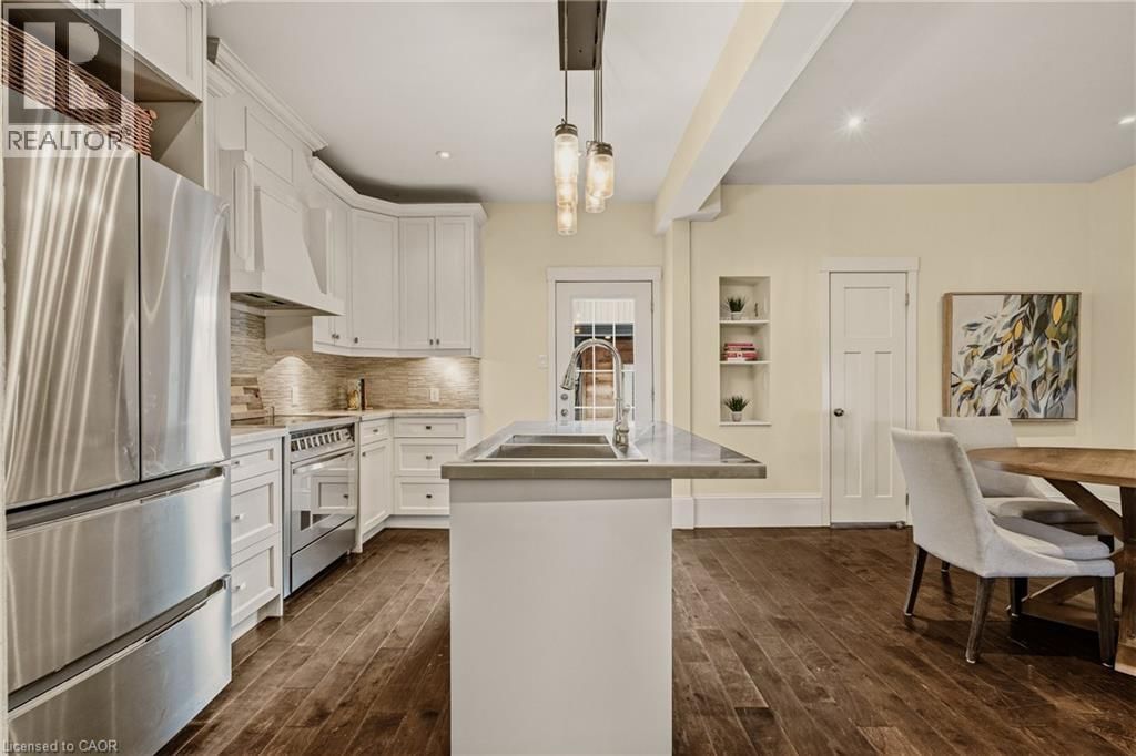 104 BARNESDALE AVENUE NORTH Image 15