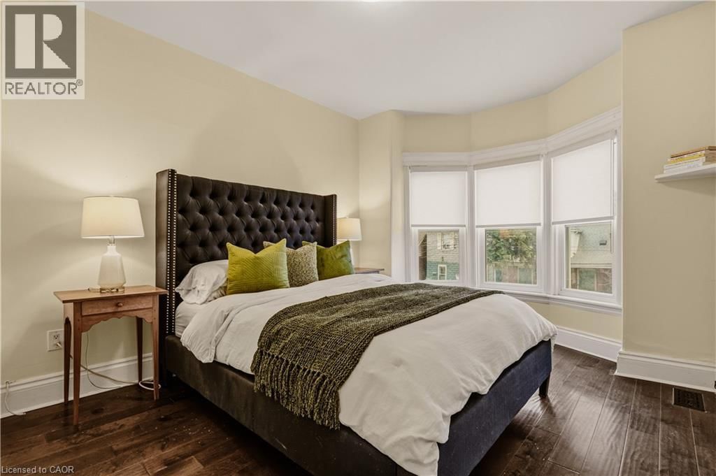 104 BARNESDALE AVENUE NORTH Image 17