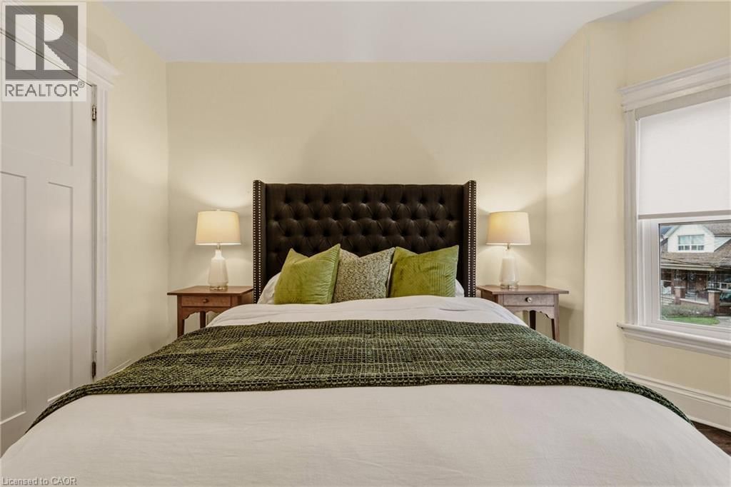 104 BARNESDALE AVENUE NORTH Image 18