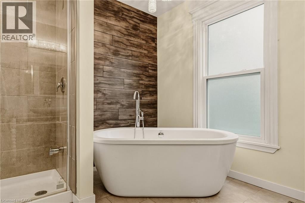 104 BARNESDALE AVENUE NORTH Image 20