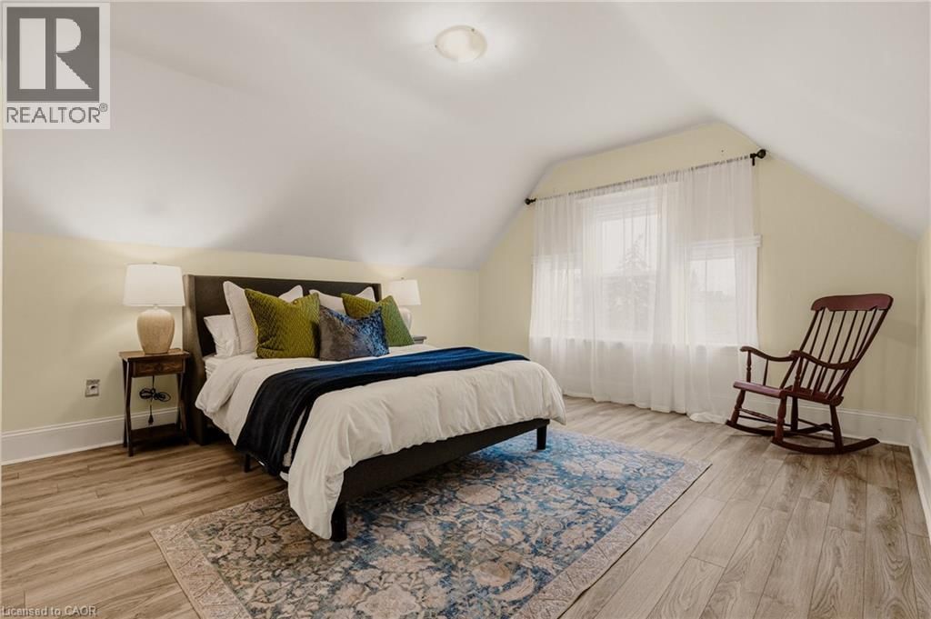 104 BARNESDALE AVENUE NORTH Image 23