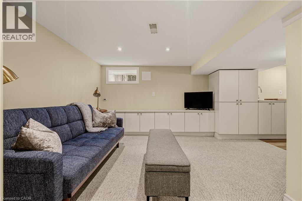 104 BARNESDALE AVENUE NORTH Image 28