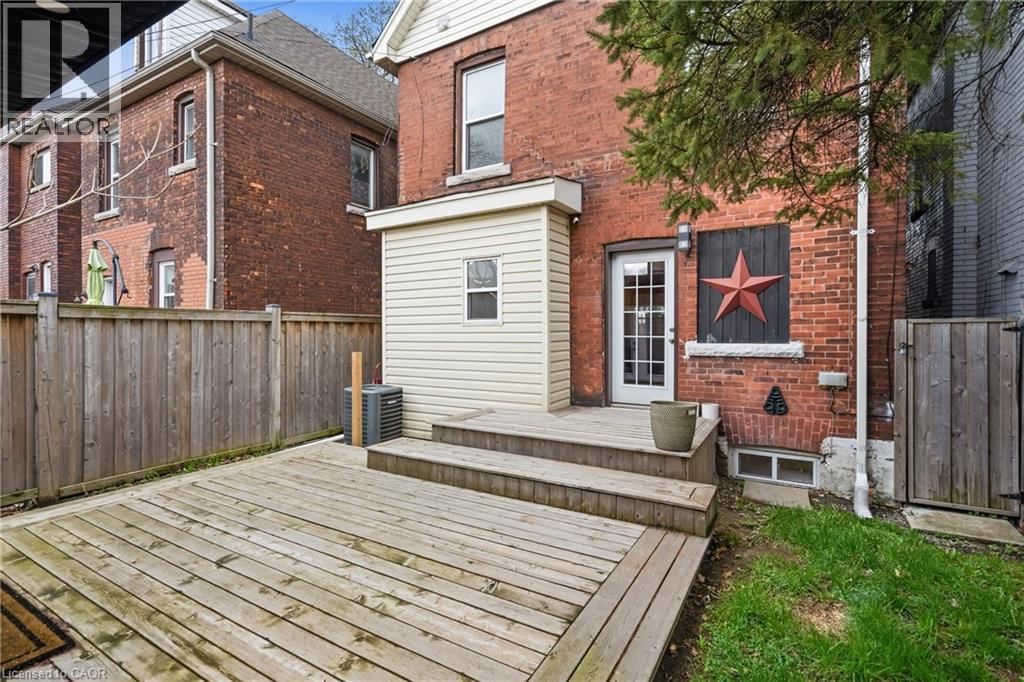 104 BARNESDALE AVENUE NORTH Image 30