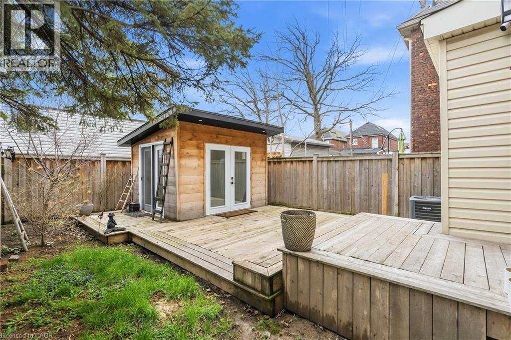 104 BARNESDALE AVENUE NORTH Image 33