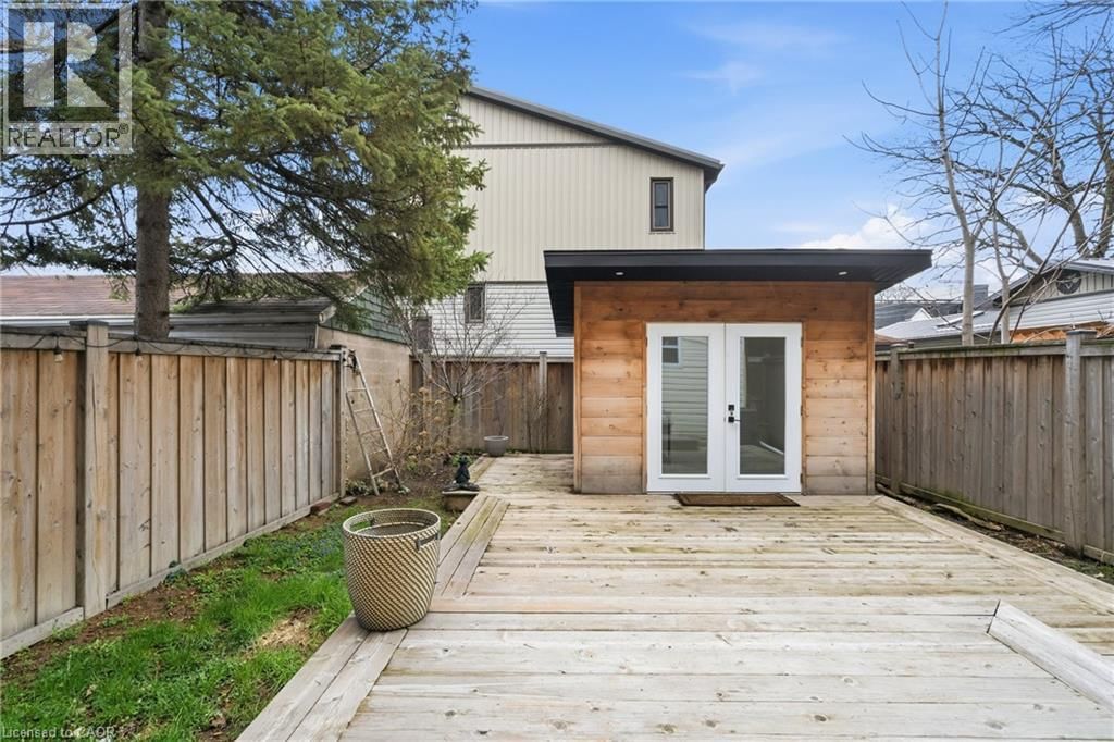 104 BARNESDALE AVENUE NORTH Image 34