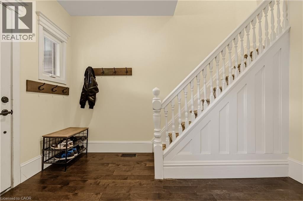 104 BARNESDALE AVENUE NORTH Image 7