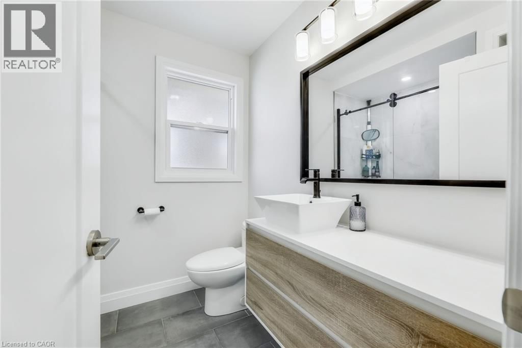 18 TWEEDSMUIR AVENUE Image 14