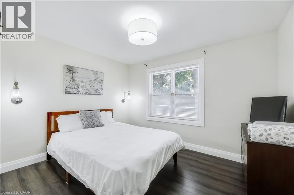 18 TWEEDSMUIR AVENUE Image 15