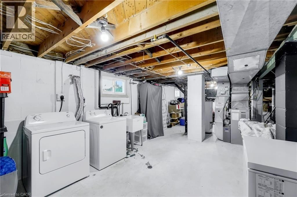 18 TWEEDSMUIR AVENUE Image 19