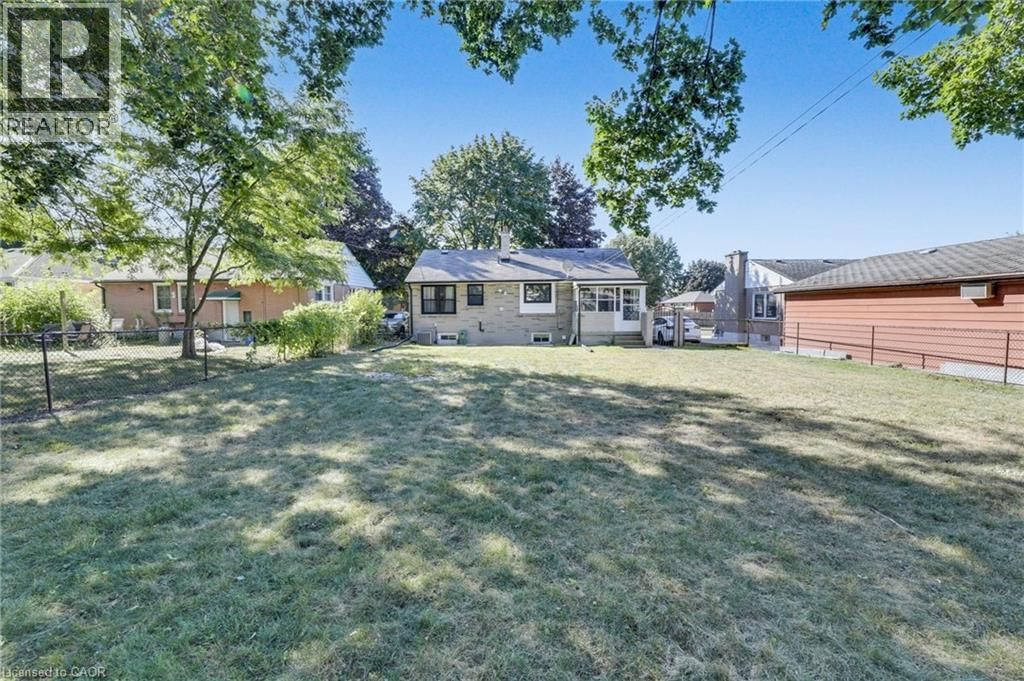 18 TWEEDSMUIR AVENUE Image 23