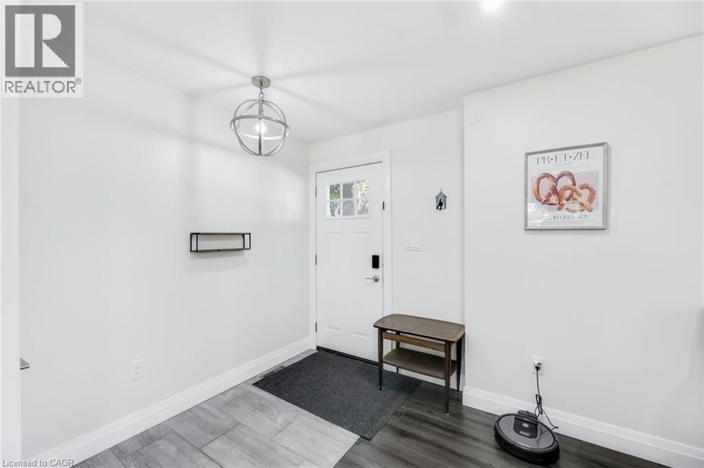 18 TWEEDSMUIR AVENUE Image 3