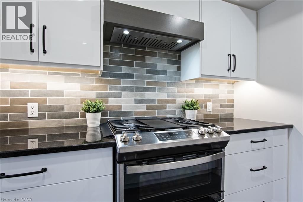 9 - 465 WOOLWICH STREET Image 13