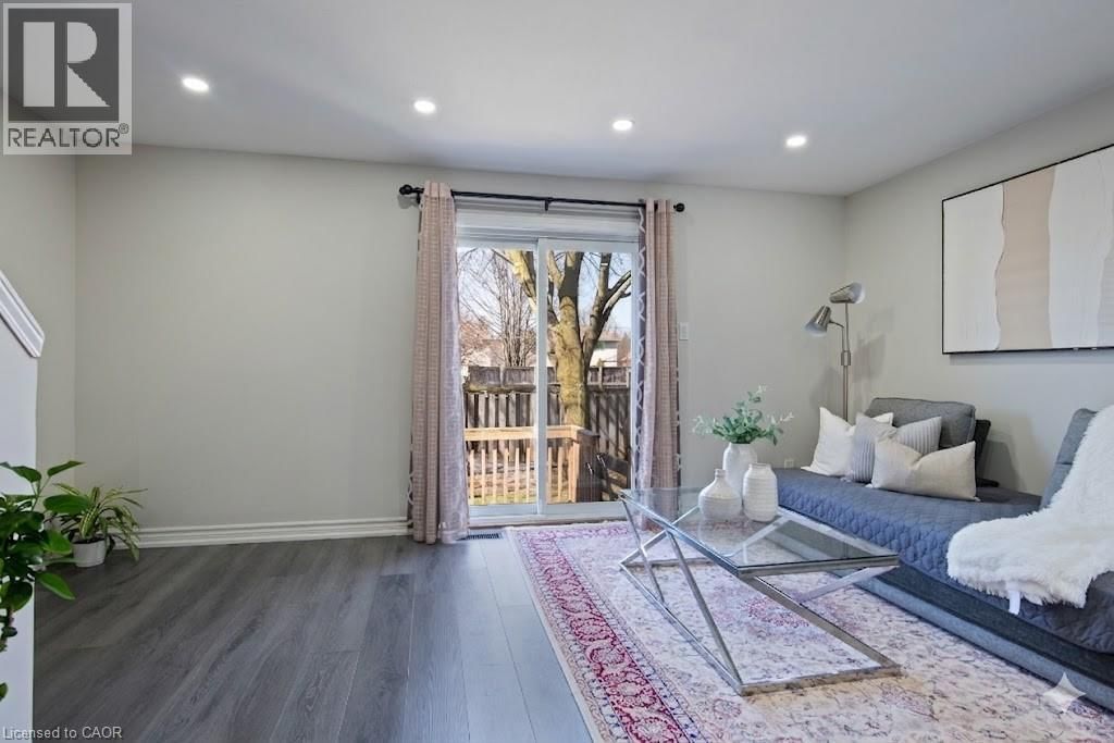 9 - 465 WOOLWICH STREET Image 2