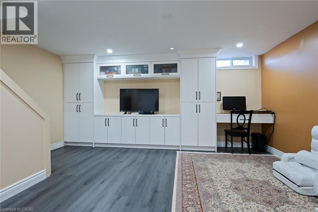 9 - 465 WOOLWICH STREET Image 28