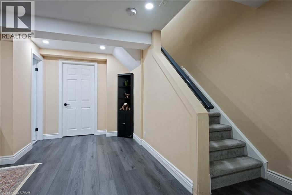 9 - 465 WOOLWICH STREET Image 31