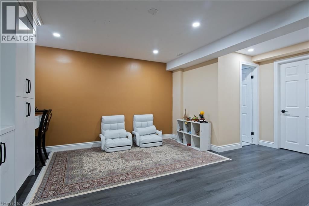 9 - 465 WOOLWICH STREET Image 32