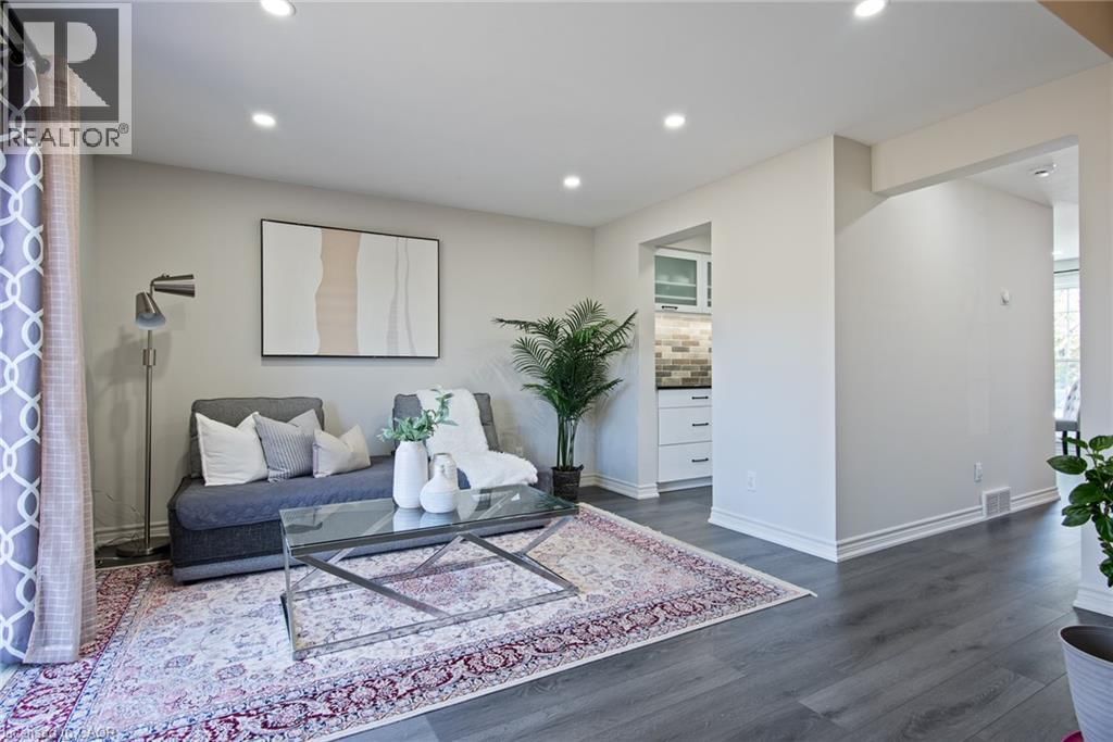 9 - 465 WOOLWICH STREET Image 8